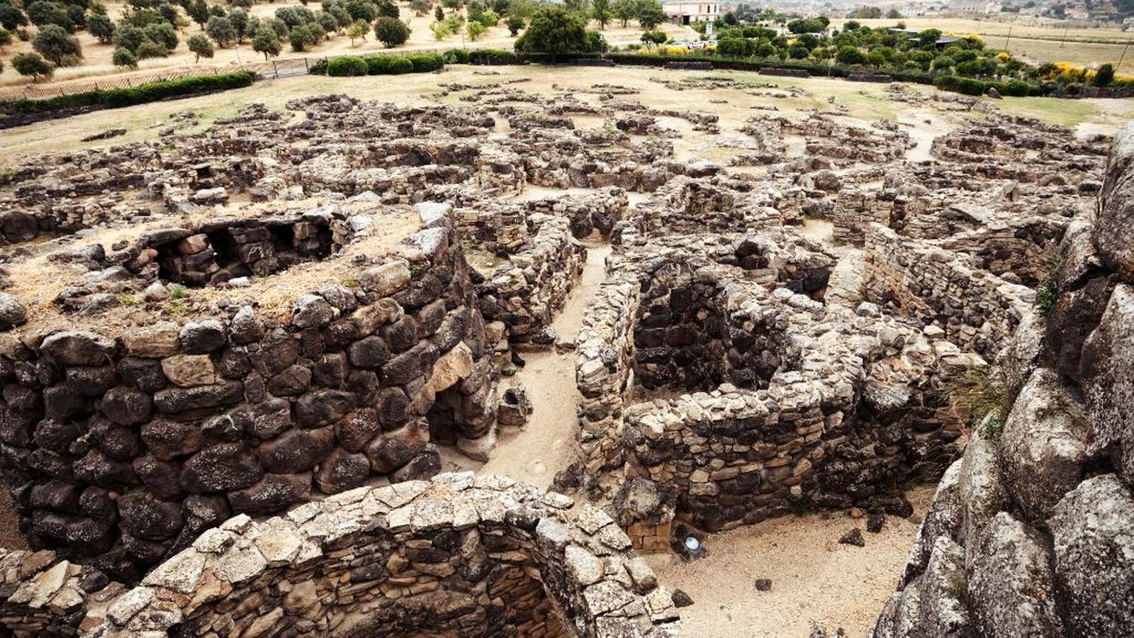 Alla scoperta dei Nuraghi in Sardegna: antiche meraviglie megalitiche