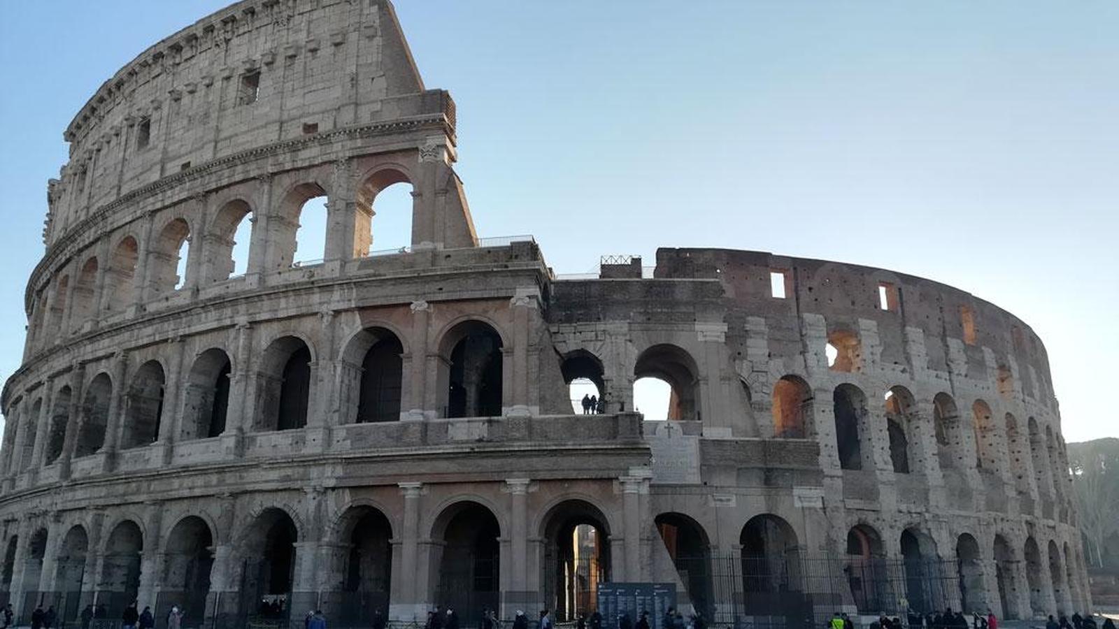Colosseo di Roma: Un'affascinante meraviglia storica nel cuore dell'Antica Roma