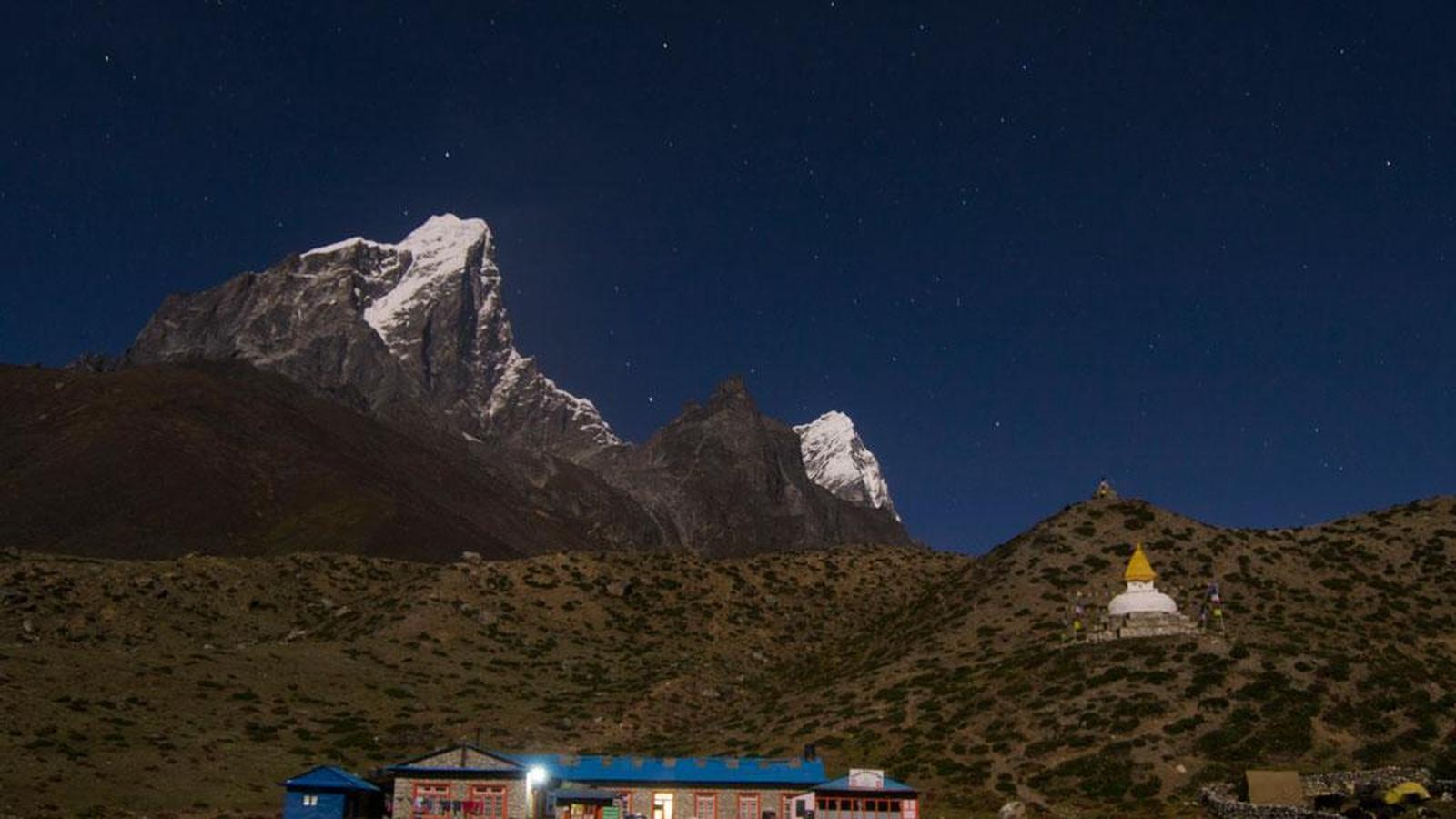 Esplora l'autenticità di Dingbouche tra le cime dell'Himalaya in Nepal