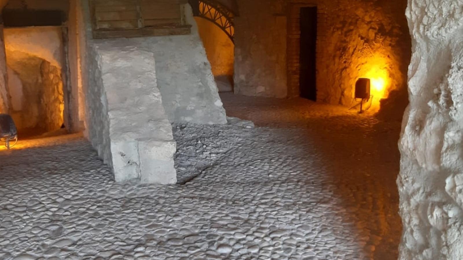 Le grotte di San Benedetto in Perillis: un labirinto in Abruzzo