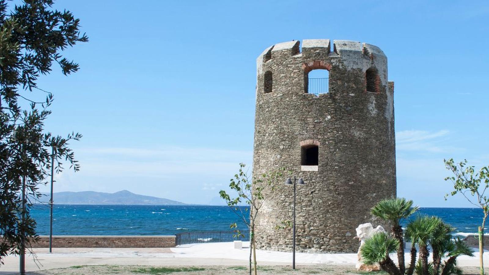 Esplorando Siniscola: Un Viaggio tra Spiagge e Sapori