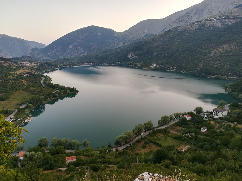 lago-di-scanno-sentiero-cuore.jpg