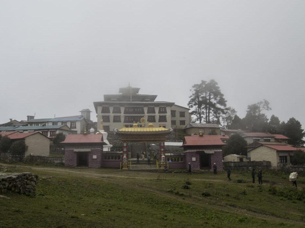 tengboche-monastero-ingresso.jpg